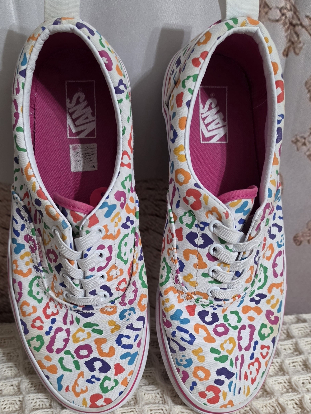 Vans Authentic Low Top Sneakers in Multicolor Leopard Print 6.5